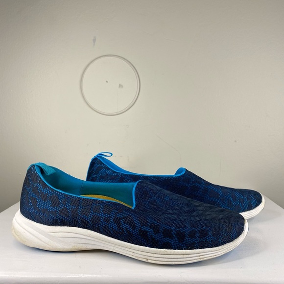 vionic mesh slip on sneakers